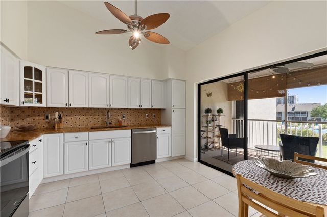 3212 S Lakeview Circle 10205, Fort Pierce, FL 34949