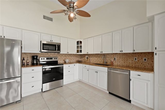 3212 S Lakeview Circle 10205, Fort Pierce, FL 34949