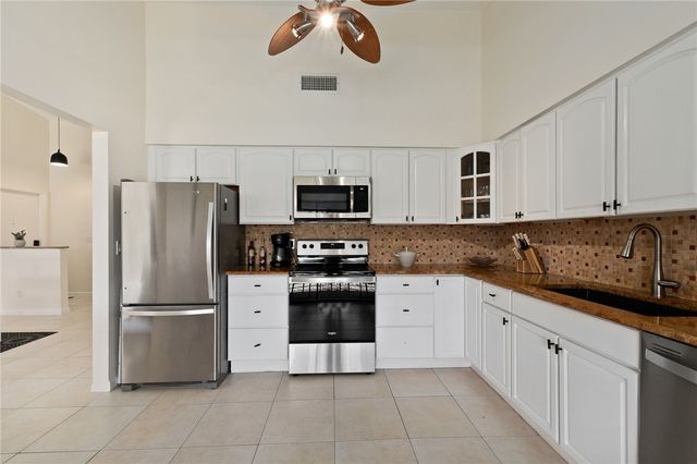 3212 S Lakeview Circle 10205, Fort Pierce, FL 34949