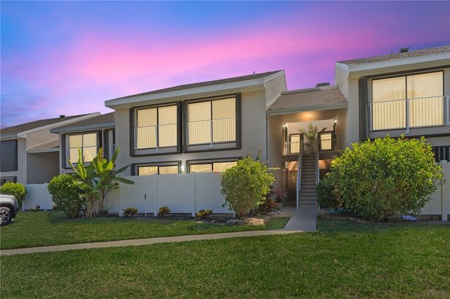 3212 S Lakeview Circle 10205, Fort Pierce, FL 34949