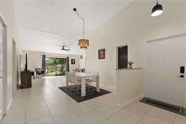 3212 S Lakeview Circle 10205, Fort Pierce, FL 34949
