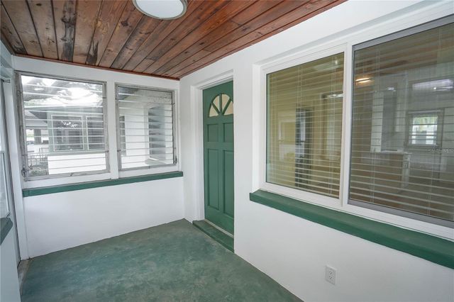 2001 DR MARTIN LUTHER KING JR STREET N 4, St Petersburg, FL 33704