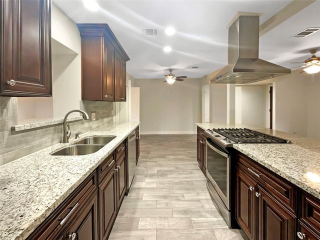 12107 Pompton Drive, Houston, TX 77089