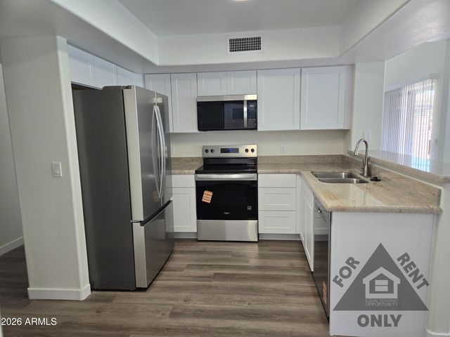 4025 E COOLBROOK Avenue, Phoenix, AZ 85032