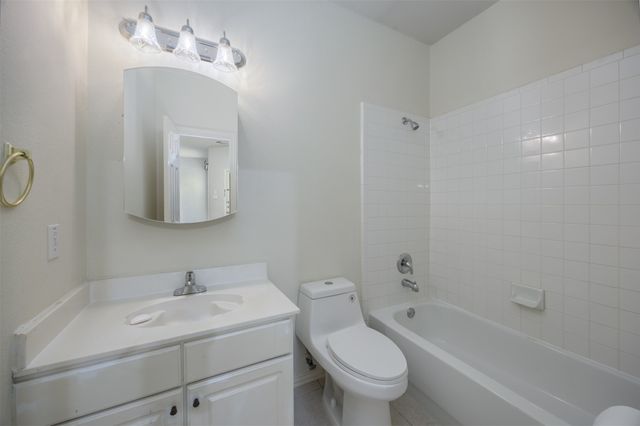 6609 Amesbury Lane, Rowlett, TX 75089