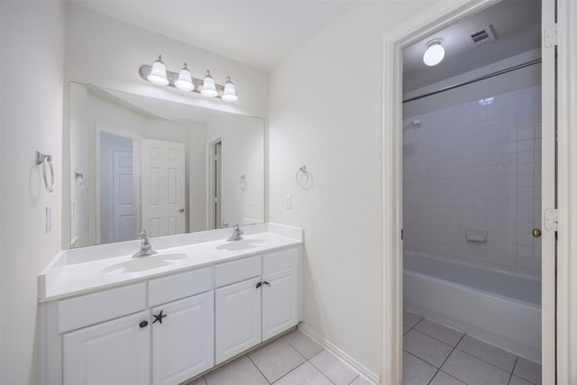 6609 Amesbury Lane, Rowlett, TX 75089