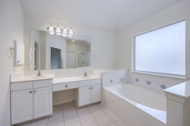 6609 Amesbury Lane, Rowlett, TX 75089