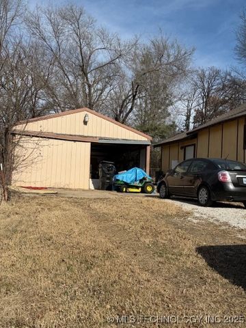 21403 E 410 Road, Chelsea, OK 74016