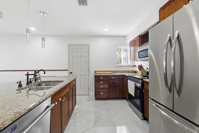 4949 N Highway A1a 213, Fort Pierce, FL 34949