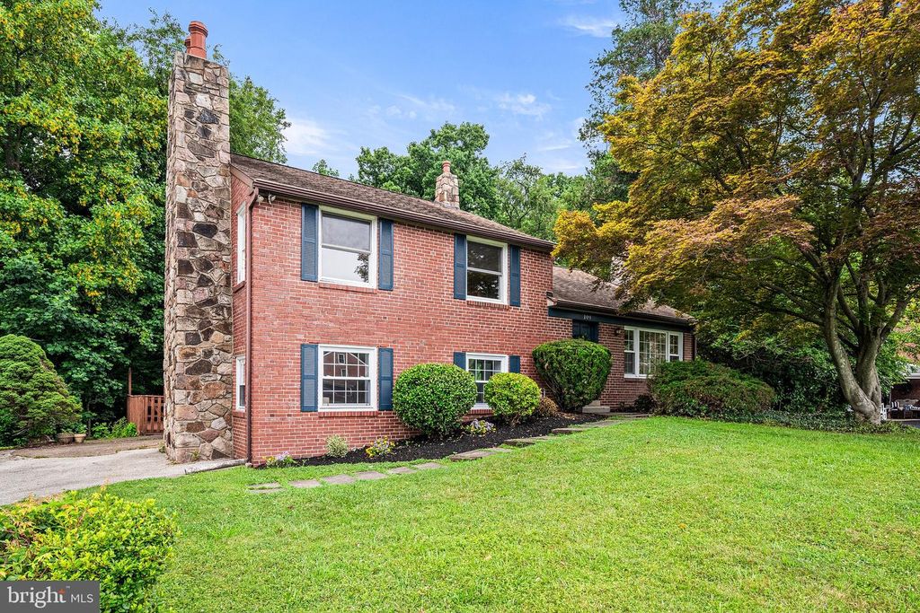 109 WESTMINSTER DR, Wallingford, PA 19086