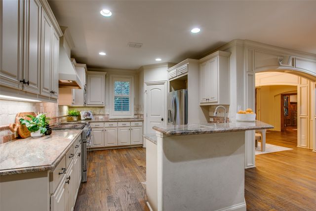 7238 Casa Loma Avenue, Dallas, TX 75214