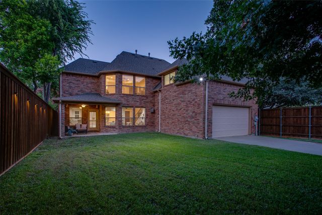 7238 Casa Loma Avenue, Dallas, TX 75214