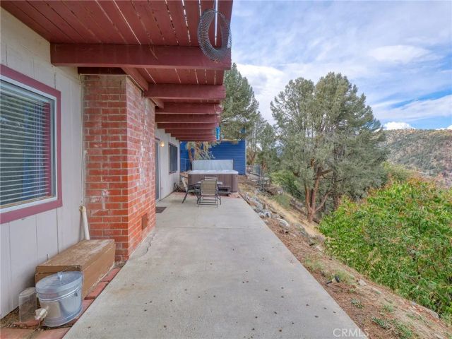 5534 Easter, Wrightwood, CA 92397