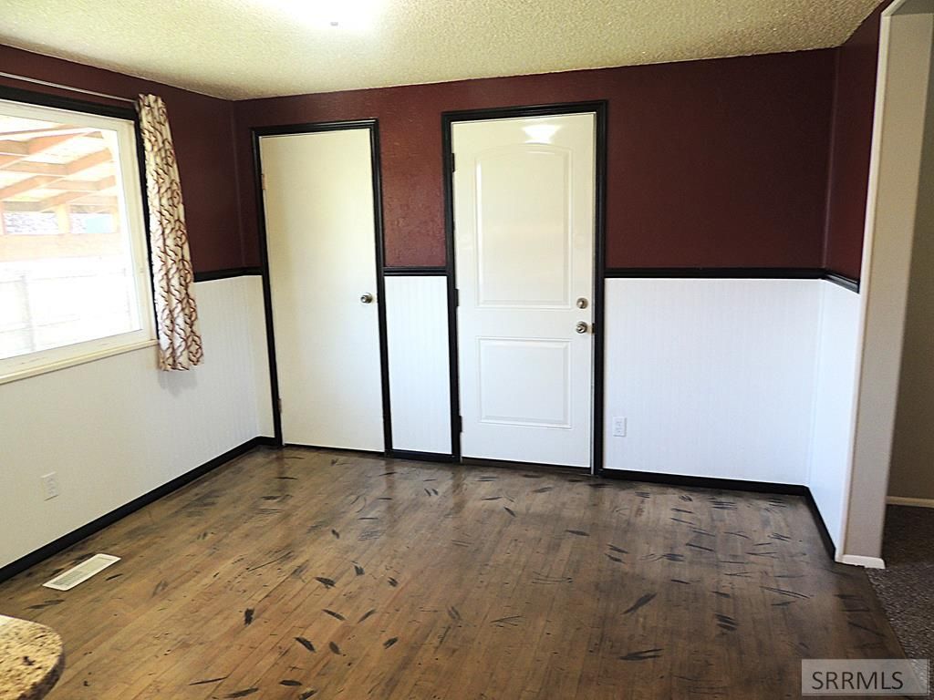 Image 6 of property listing at 530 N 6th W, St Anthony, ID 83445