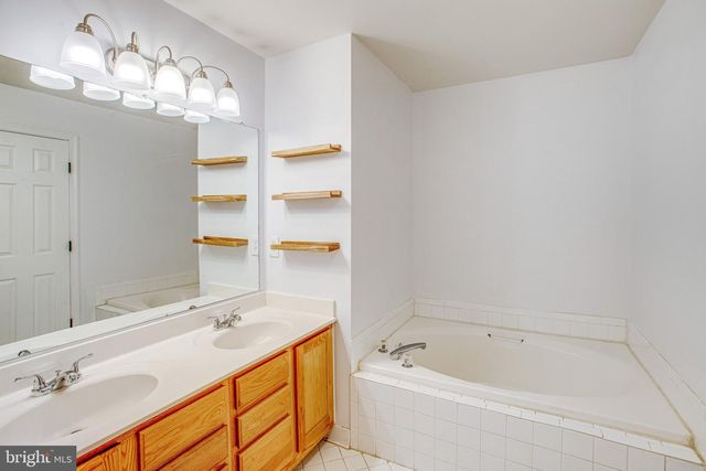 6189 TAG CT, Woodbridge, VA 22193