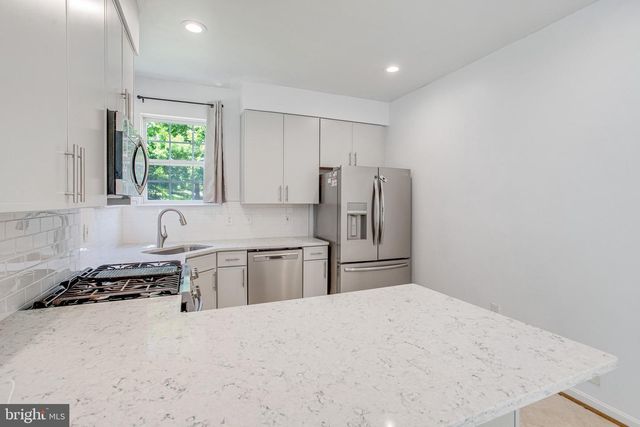 6189 TAG CT, Woodbridge, VA 22193