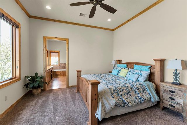 22517 Bayview Circle, Huntsville, TX 77320