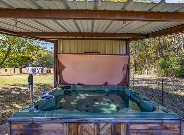 399 County Road 3015, New Boston, TX 75570