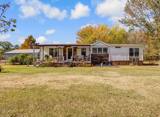 399 County Road 3015, New Boston, TX 75570