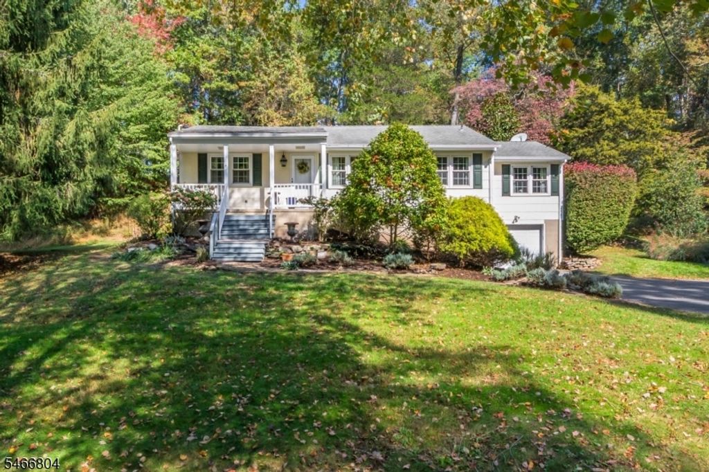 8 Prescott Cir, Clinton Twp., NJ 08833 — exterior