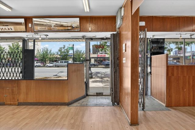 607 W Roosevelt Road, Chicago, IL 60607