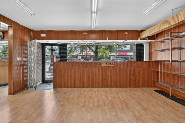 607 W Roosevelt Road, Chicago, IL 60607