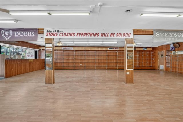 607 W Roosevelt Road, Chicago, IL 60607