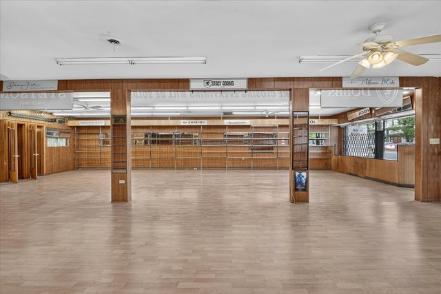 607 W Roosevelt Road, Chicago, IL 60607
