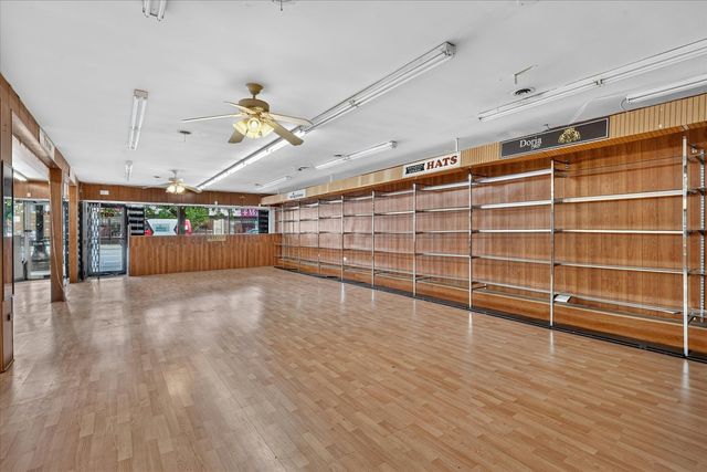 607 W Roosevelt Road, Chicago, IL 60607