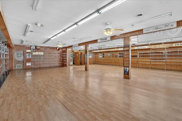 607 W Roosevelt Road, Chicago, IL 60607