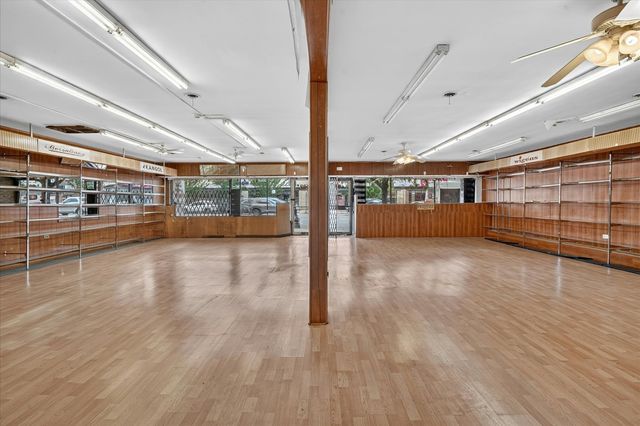 607 W Roosevelt Road, Chicago, IL 60607