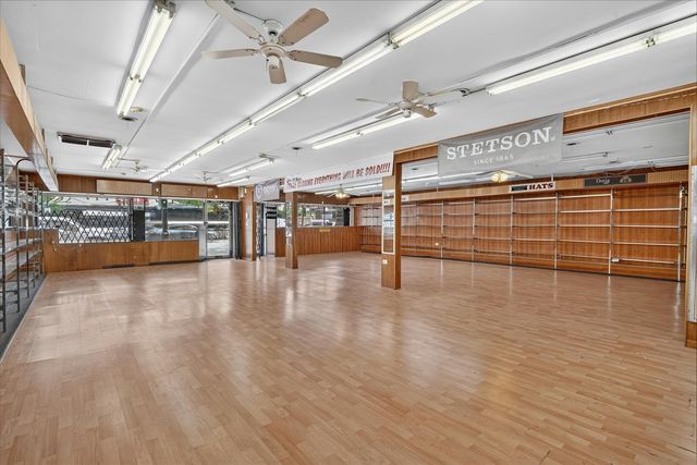 607 W Roosevelt Road, Chicago, IL 60607