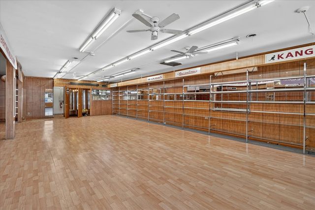 607 W Roosevelt Road, Chicago, IL 60607