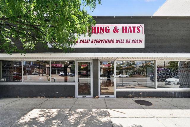 607 W Roosevelt Road, Chicago, IL 60607