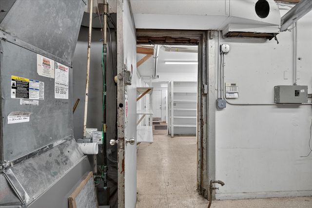 607 W Roosevelt Road, Chicago, IL 60607