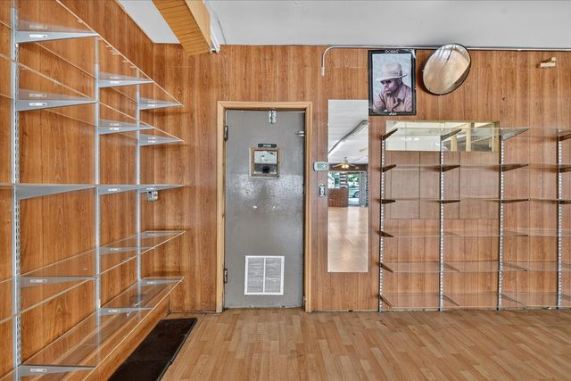 607 W Roosevelt Road, Chicago, IL 60607