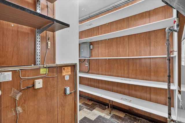 607 W Roosevelt Road, Chicago, IL 60607
