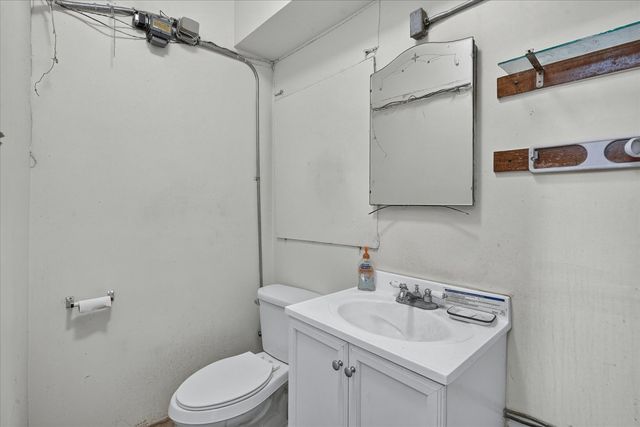 607 W Roosevelt Road, Chicago, IL 60607