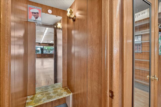 607 W Roosevelt Road, Chicago, IL 60607