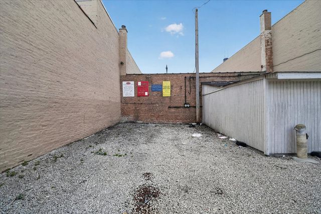 607 W Roosevelt Road, Chicago, IL 60607