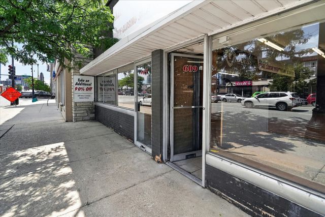 607 W Roosevelt Road, Chicago, IL 60607