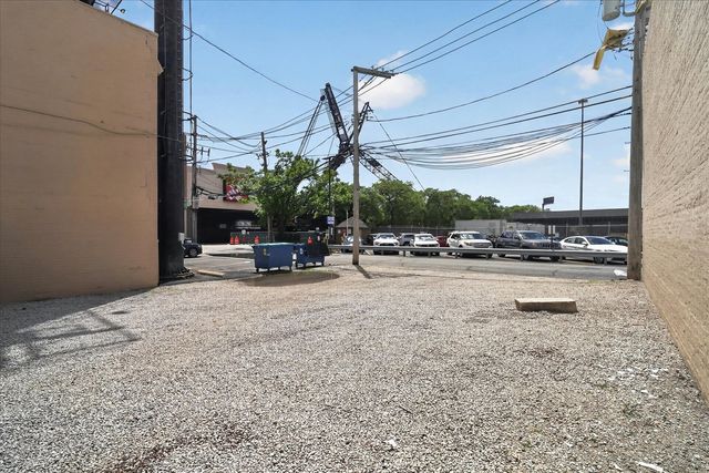 607 W Roosevelt Road, Chicago, IL 60607