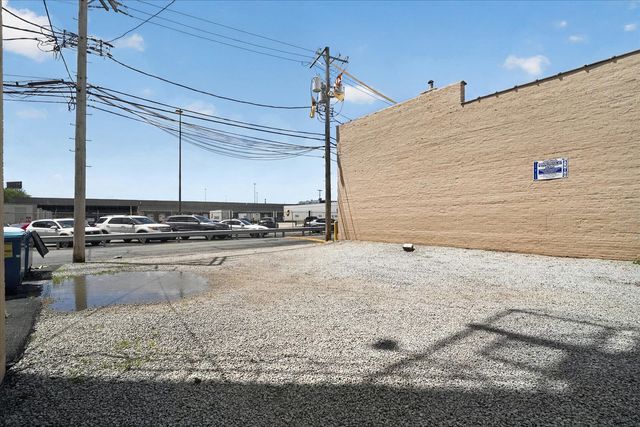 607 W Roosevelt Road, Chicago, IL 60607