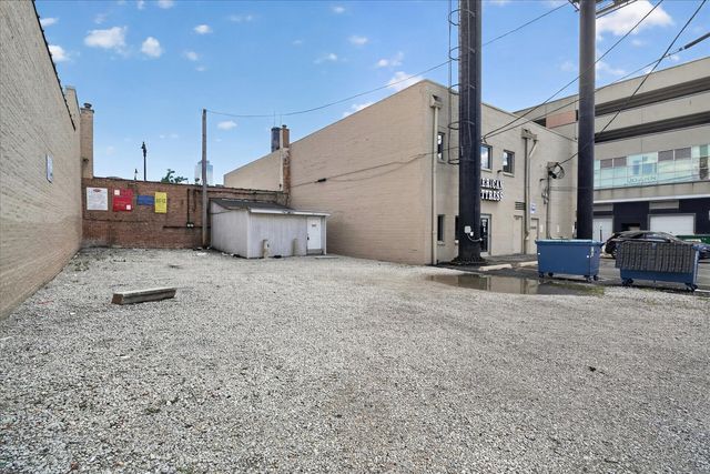 607 W Roosevelt Road, Chicago, IL 60607
