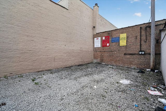 607 W Roosevelt Road, Chicago, IL 60607