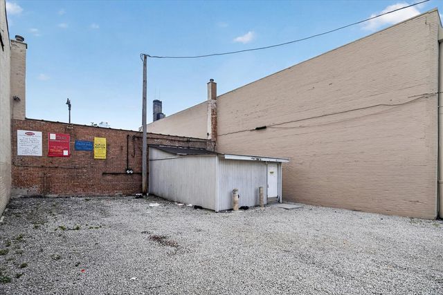 607 W Roosevelt Road, Chicago, IL 60607