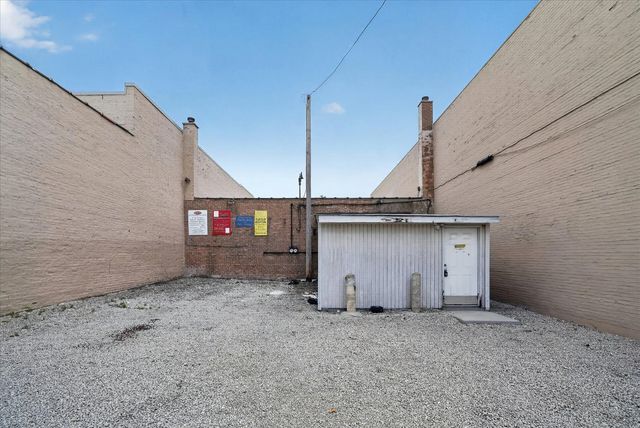 607 W Roosevelt Road, Chicago, IL 60607