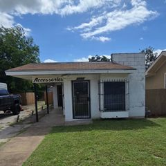 1325 S Riverside Drive, Fort Worth, TX 76104