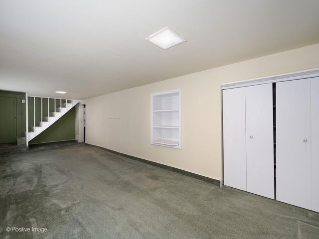 11215 S Sawyer Avenue, Chicago, IL 60655