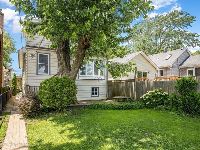 11215 S Sawyer Avenue, Chicago, IL 60655